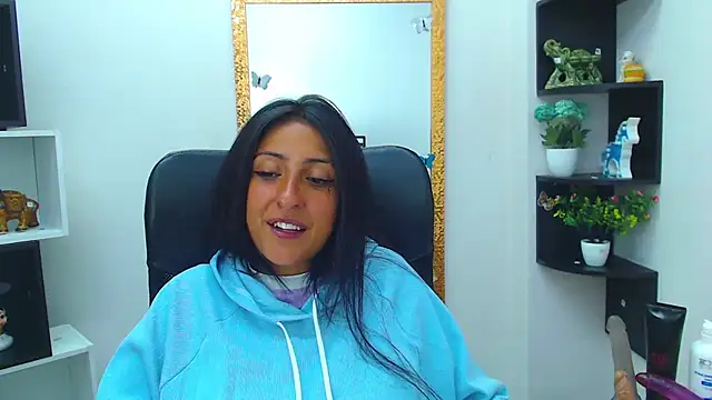Snapshot of Cameron_cutte chatting on February 12, 8:49 am Cameron cutte online show from February 12, 8:49 am
