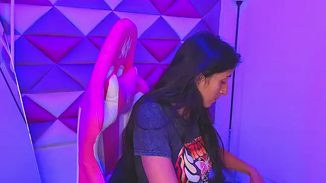 Cameron cutte online show from November 7, 8:20 pm