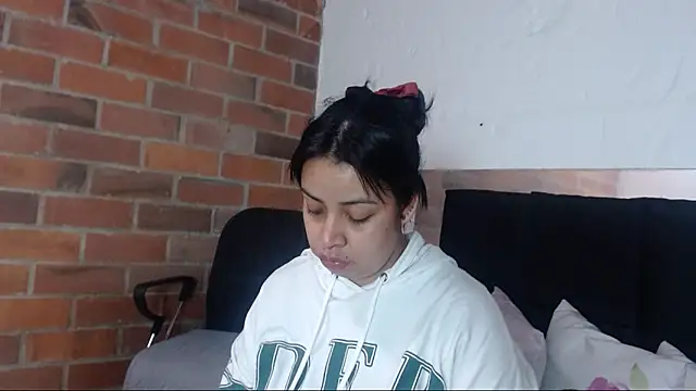 Snapshot of salome__hills1 chatting on February 7, 5:29 pm salome hills1 online show from February 7, 5:29 pm