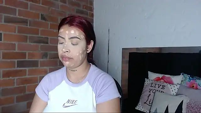 Snapshot of salome__hills1 chatting on March 16, 1:17 am salome hills1 online show from March 16, 1:17 am