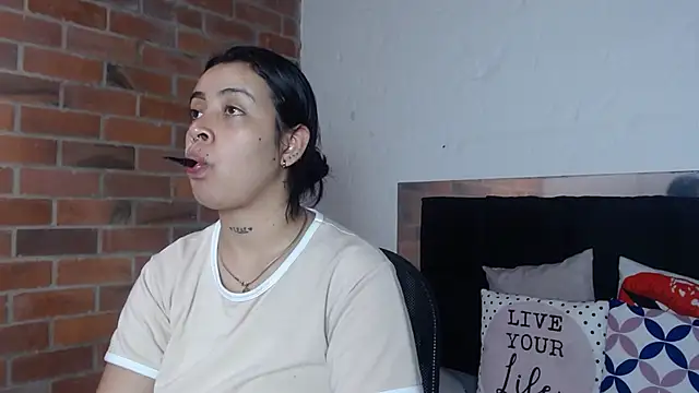 Snapshot of salome__hills1 chatting on November 25, 1:55 pm salome hills1 online show from November 25, 1:55 pm