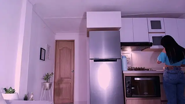 Snapshot of DannaHyde chatting on February 16, 9:00 pm DannaHyde online show from February 16, 9:00 pm