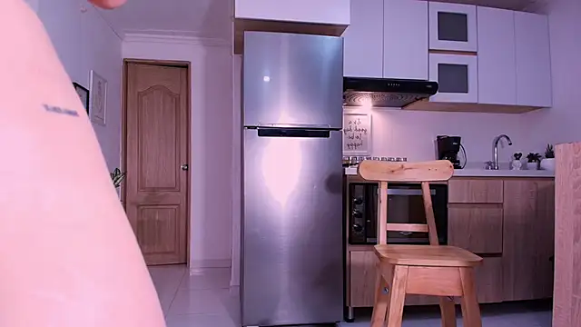 Snapshot of DannaHyde chatting on February 19, 8:49 pm DannaHyde online show from February 19, 8:49 pm