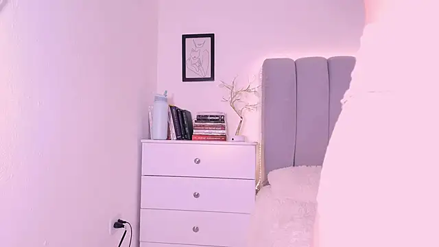 DannaHyde online show from March 26, 10:59 pm