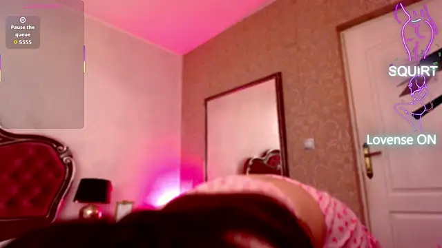 StacyLight online show from April 16, 7:25 pm