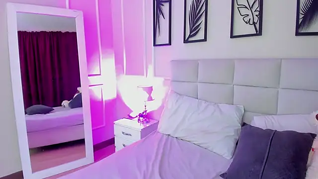 Alisa  walker online show from February 21, 11:10 pm