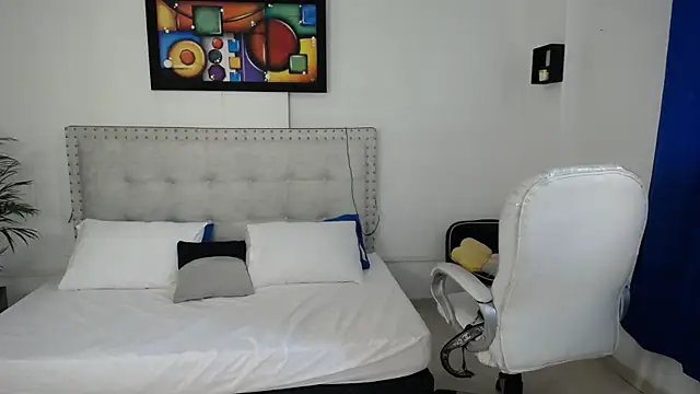 Chiqui milk  online show from February 12, 7:13 pm