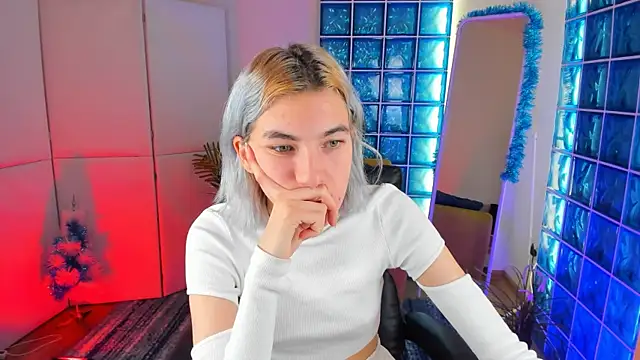 Snapshot of Mia_Cheers chatting on December 6, 1:44 pm Mia Cheers online show from December 6, 1:44 pm