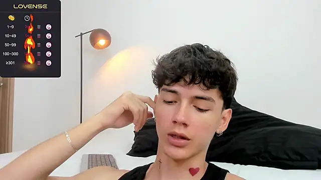 Snapshot of badboy_one_ chatting on January 27, 8:49 pm badboy one online show from January 27, 8:49 pm