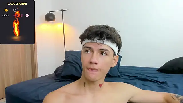 Snapshot of badboy_one_ chatting on February 17, 1:53 pm badboy one online show from February 17, 1:53 pm