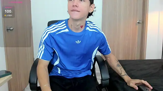 Snapshot of badboy_one_ chatting on March 22, 1:19 pm badboy one online show from March 22, 1:19 pm