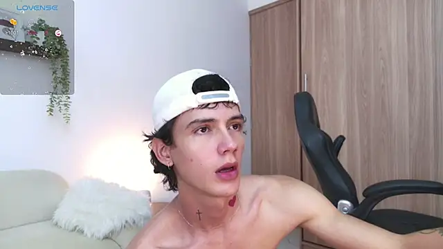 Snapshot of badboy_one_ chatting on September 29, 8:35 pm badboy one online show from September 29, 8:35 pm