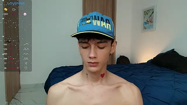 Snapshot of badboy_one_ chatting on November 9, 8:40 pm badboy one online show from November 9, 8:40 pm