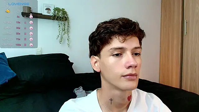 Snapshot of badboy_one_ chatting on November 20, 9:47 pm badboy one online show from November 20, 9:47 pm