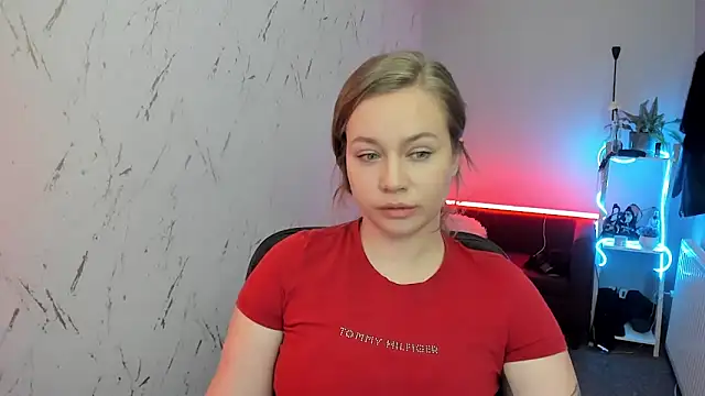 holly xglam online show from April 21, 8:12 pm