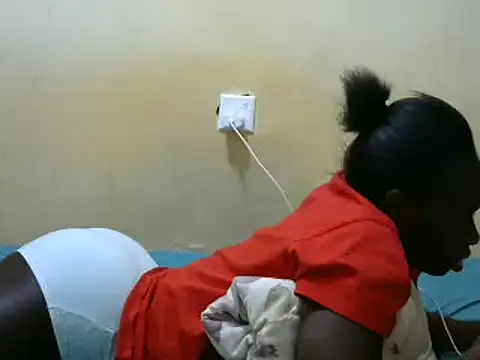 Snapshot of sweet_lily2 chatting on February 8, 6:22 pm sweet lily2 online show from February 8, 6:22 pm