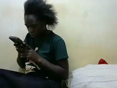 Snapshot of sweet_lily2 chatting on February 12, 9:22 pm sweet lily2 online show from February 12, 9:22 pm