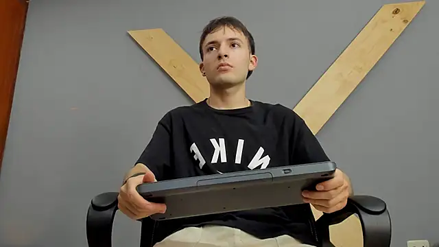 bower and colucci online show from December 15, 2:48 pm