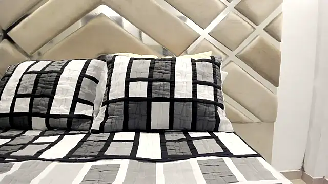 littlekittenn98 online show from October 28, 7:27 pm