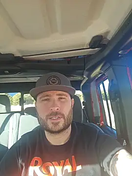 Snapshot of JeepinAround chatting on December 17, 4:13 pm JeepinAround online show from December 17, 4:13 pm