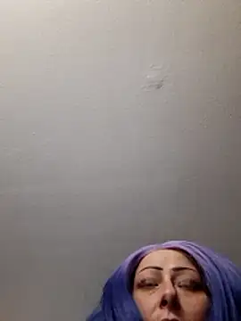 badcookie221 online show from May 11, 3:56 am