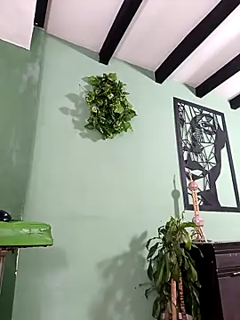 thirstymoonxx online show from February 6, 4:28 am