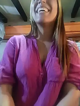 Snapshot of thirstymoonxx chatting on July 12, 7:49 pm thirstymoonxx online show from July 12, 7:49 pm