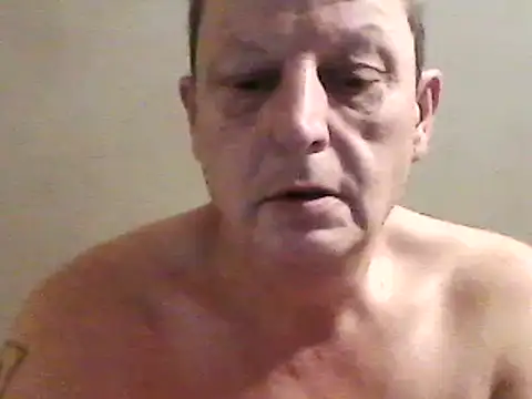 Snapshot of chubbybear2cum chatting on January 13, 1:34 am chubbybear2cum online show from January 13, 1:34 am