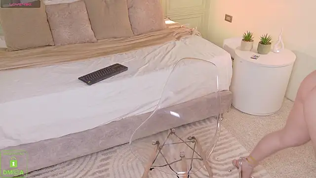 Snapshot of _Miss_Kimm chatting on February 14, 1:08 pm Miss Kimm online show from February 14, 1:08 pm