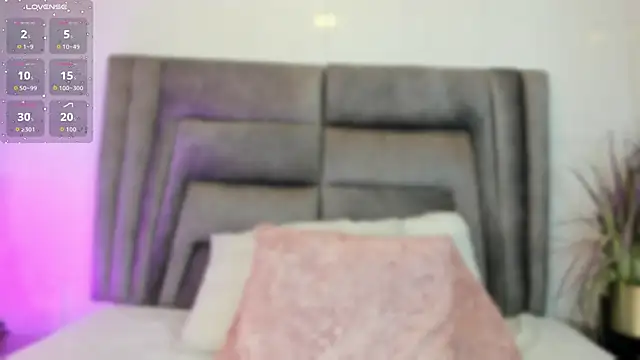 sophiee smith online show from September 12, 11:32 am