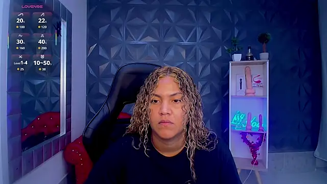 Snapshot of Cristal_War chatting on January 8, 11:40 pm Cristal War online show from January 8, 11:40 pm