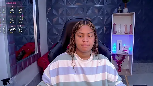 Snapshot of Cristal_War chatting on February 2, 10:41 pm Cristal War online show from February 2, 10:41 pm