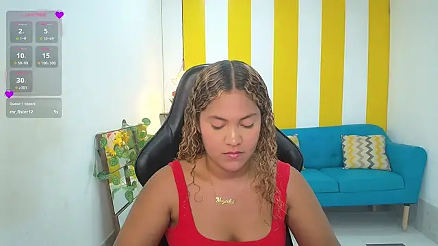 Snapshot of Cristal_War chatting on February 25, 10:52 pm Cristal War online show from February 25, 10:52 pm