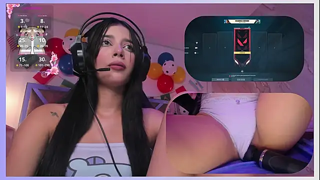 Snapshot of SweetieCloe_ chatting on June 12, 9:25 pm SweetieCloe online show from June 12, 9:25 pm