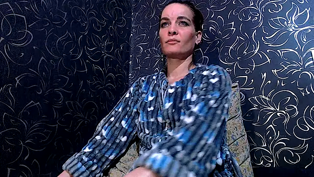 Strawberry Milfa online show from December 19, 7:54 pm