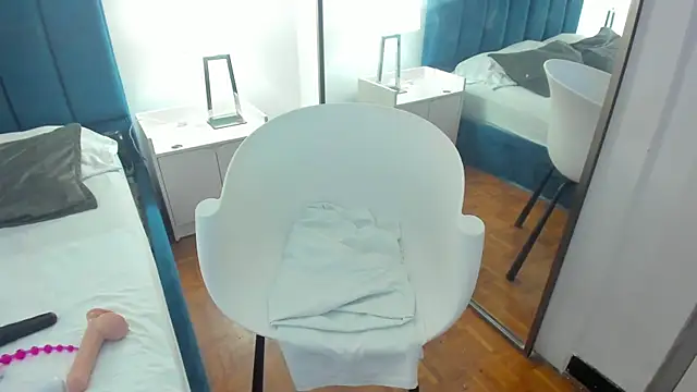 Snapshot of ChannelFox__ chatting on December 19, 10:53 pm ChannelFox online show from December 19, 10:53 pm