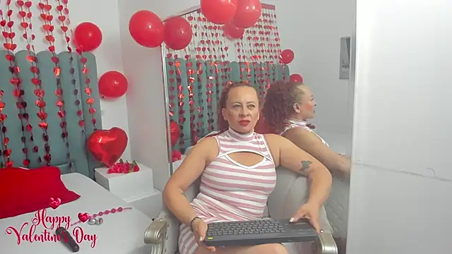 Snapshot of ChannelFox__ chatting on February 15, 7:17 pm ChannelFox online show from February 15, 7:17 pm