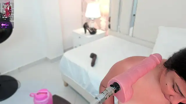 Miliaangeles online show from January 16, 8:40 am