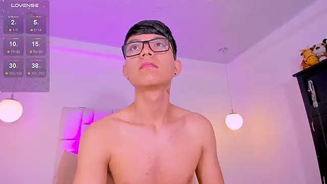 CodyTwink online show from April 14, 9:37 am