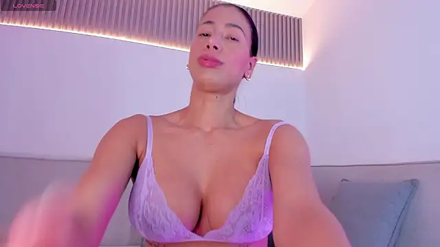 jasminehill  online show from January 16, 12:31 pm