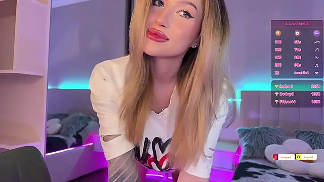 ellie miu online show from March 16, 2:43 am