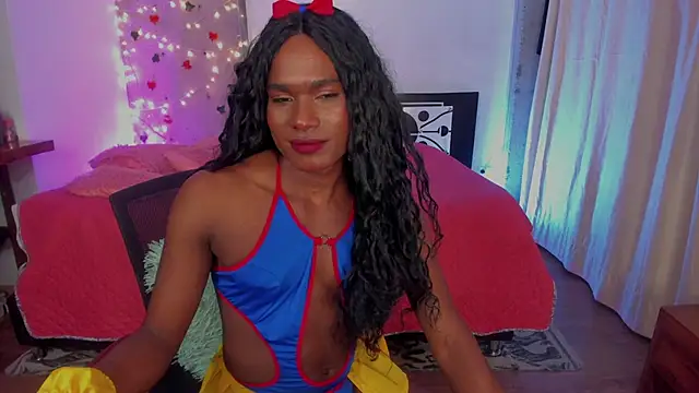 Snapshot of blackbarbietrans chatting on January 21, 4:43 am blackbarbietrans online show from January 21, 4:43 am