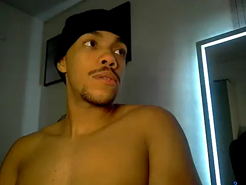 blackbaby101010 online show from June 5, 12:17 am