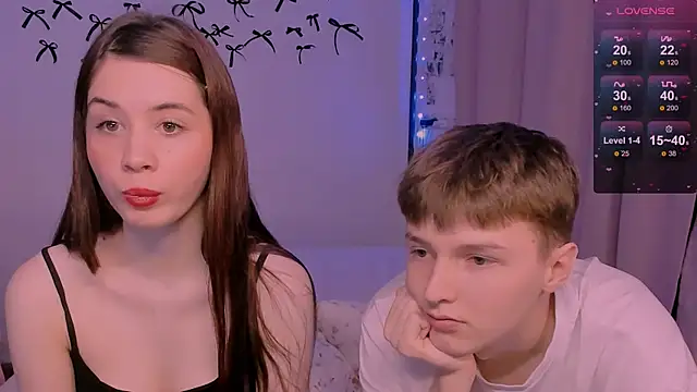 CoddleWeeper  online show from April 18, 2:43 pm