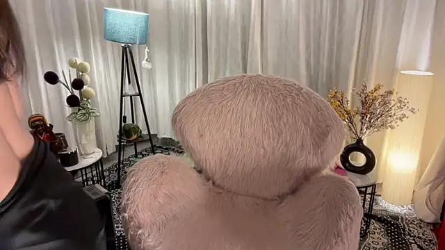 Unique-Beauty online show from February 10, 2:05 pm