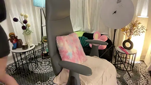 Unique-Beauty online show from March 22, 2:47 pm