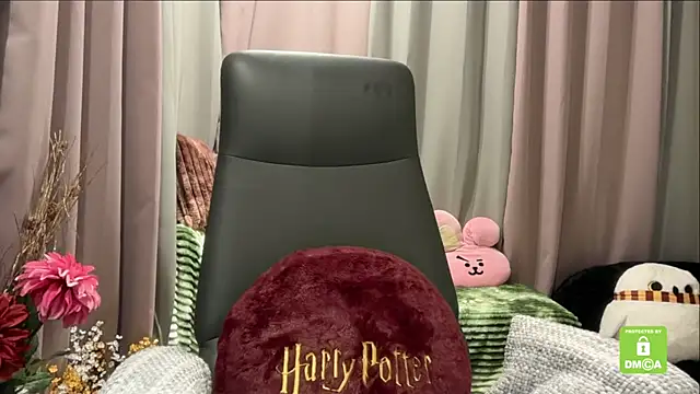 Unique-Beauty online show from December 20, 9:11 pm