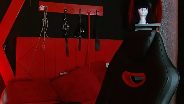 Naty slavedoll online show from March 1, 1:11 am