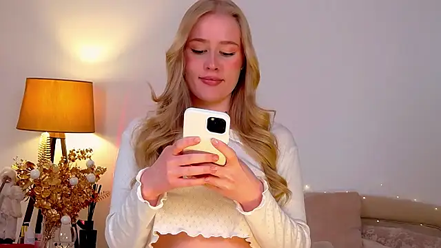 JuliaJaee online show from January 10, 7:54 pm