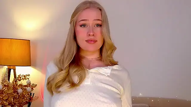 JuliaJaee online show from January 10, 10:57 pm